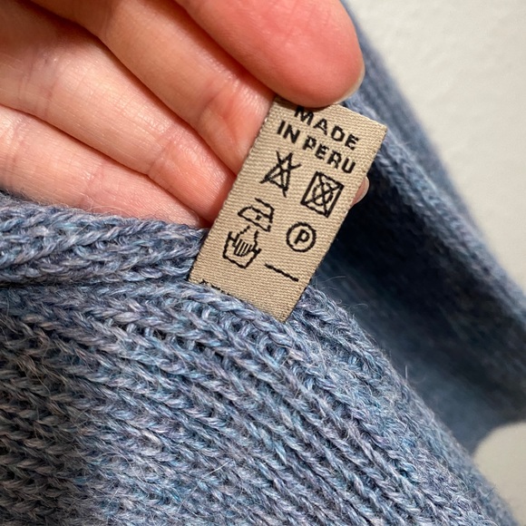Peruvian Link 100% Alpaca Sweater Cardigan in Blue with pockets NWOT - Picture 8 of 9
